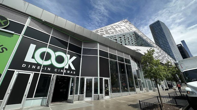 LOOK Dine-In Cinemas W57